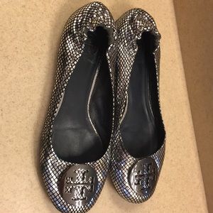 Women size 7.5 Tory Burch flat comfortable shoes.